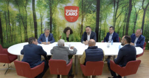 Firma del acuerdo de United Caro y Universidad de Granada